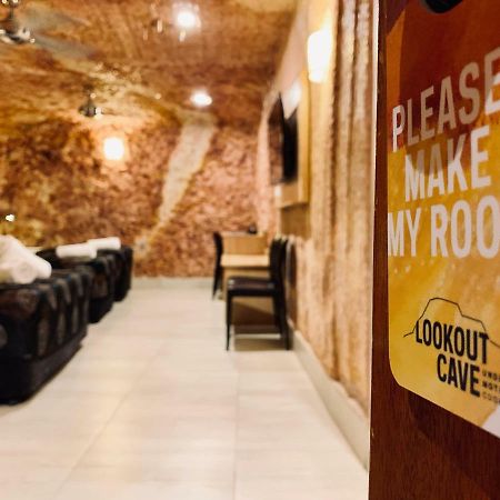The Lookout Cave Underground Motel Coober Pedy Esterno foto