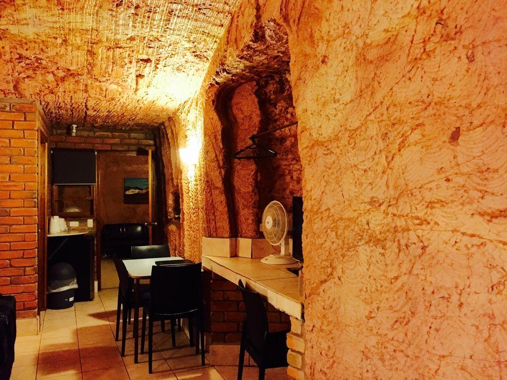 The Lookout Cave Underground Motel Coober Pedy Esterno foto