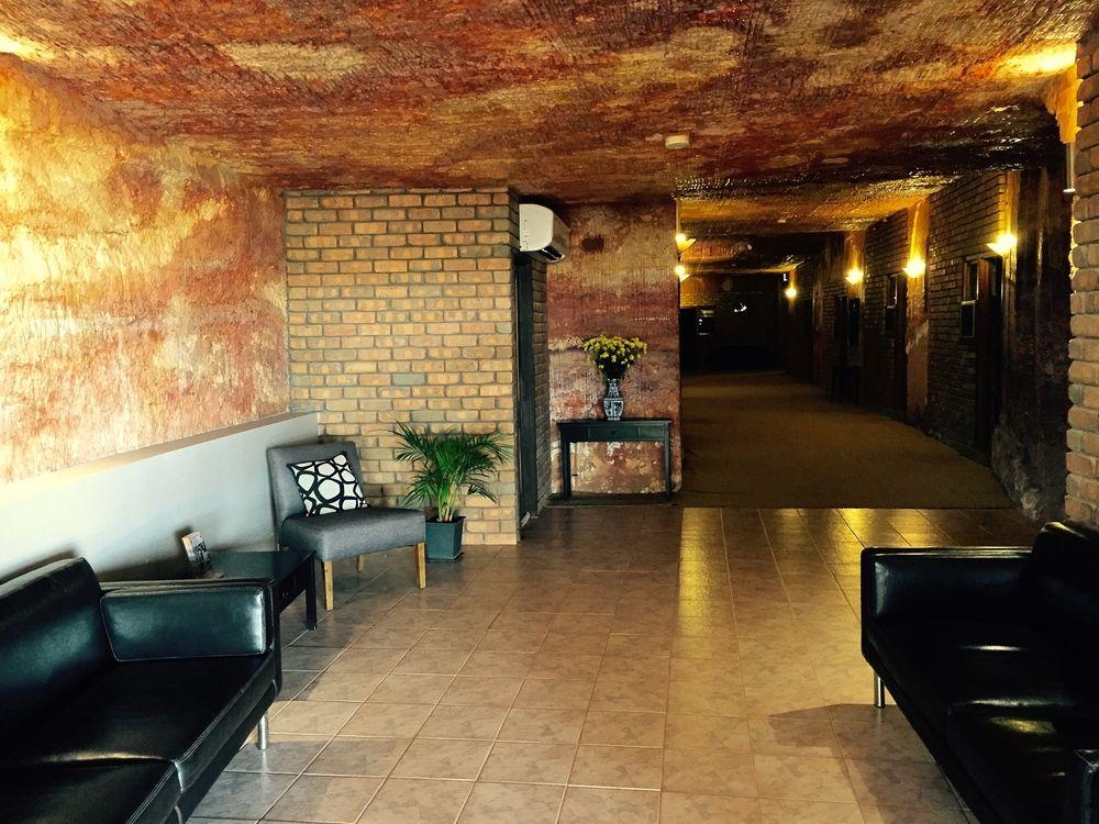 The Lookout Cave Underground Motel Coober Pedy Esterno foto