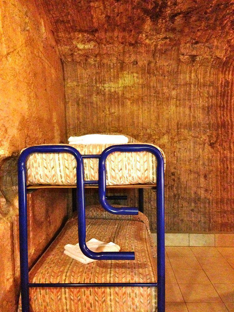 The Lookout Cave Underground Motel Coober Pedy Esterno foto