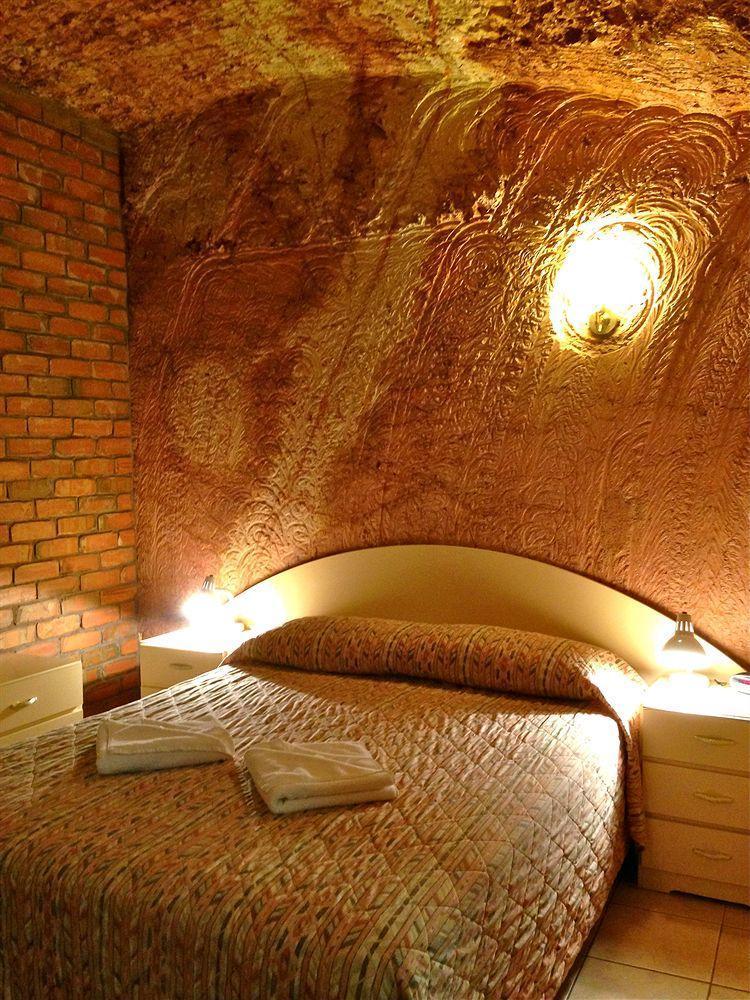 The Lookout Cave Underground Motel Coober Pedy Esterno foto