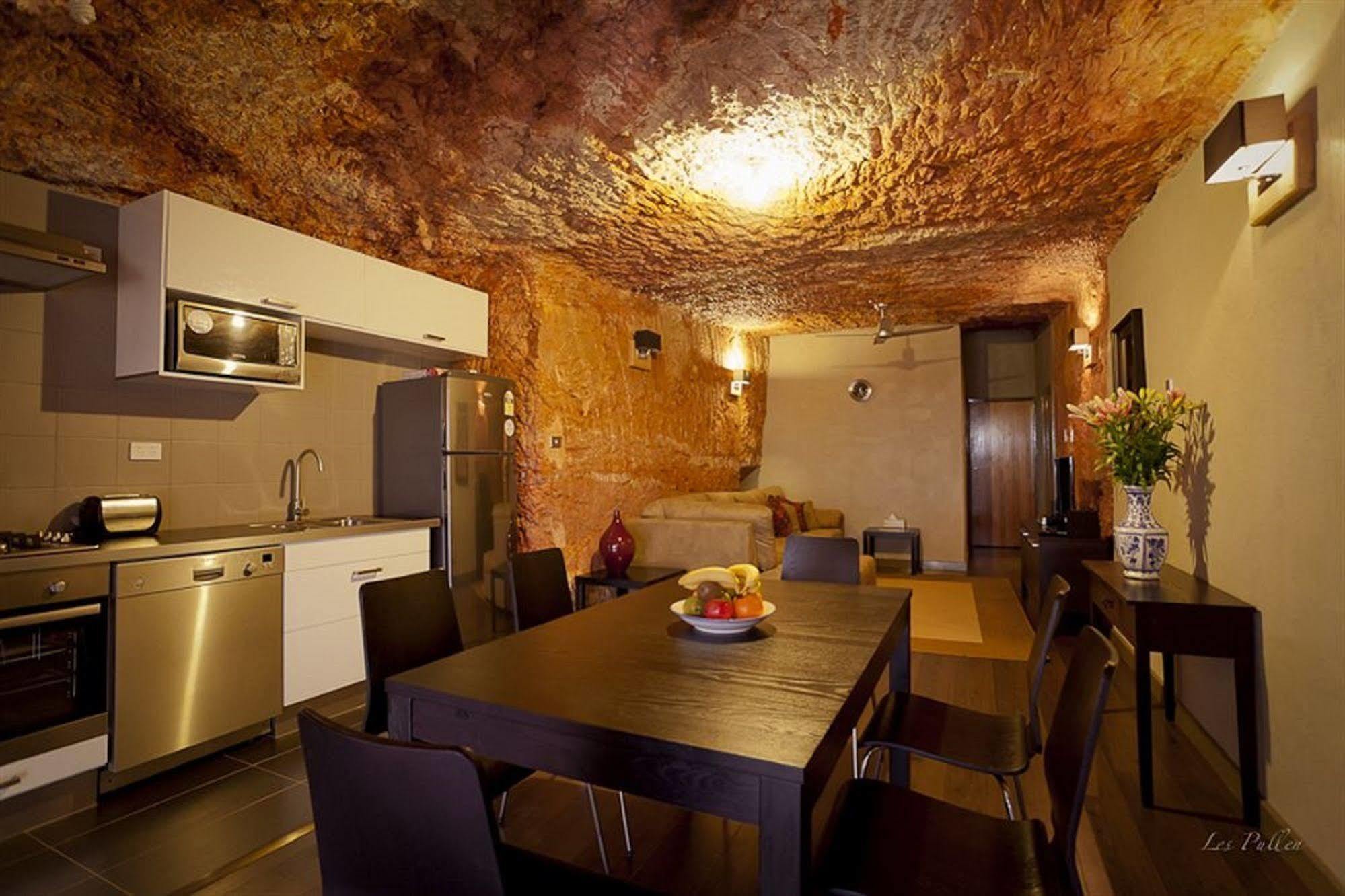 The Lookout Cave Underground Motel Coober Pedy Esterno foto