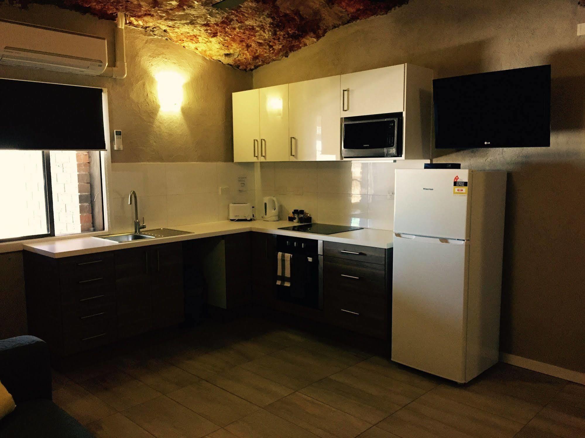 The Lookout Cave Underground Motel Coober Pedy Esterno foto