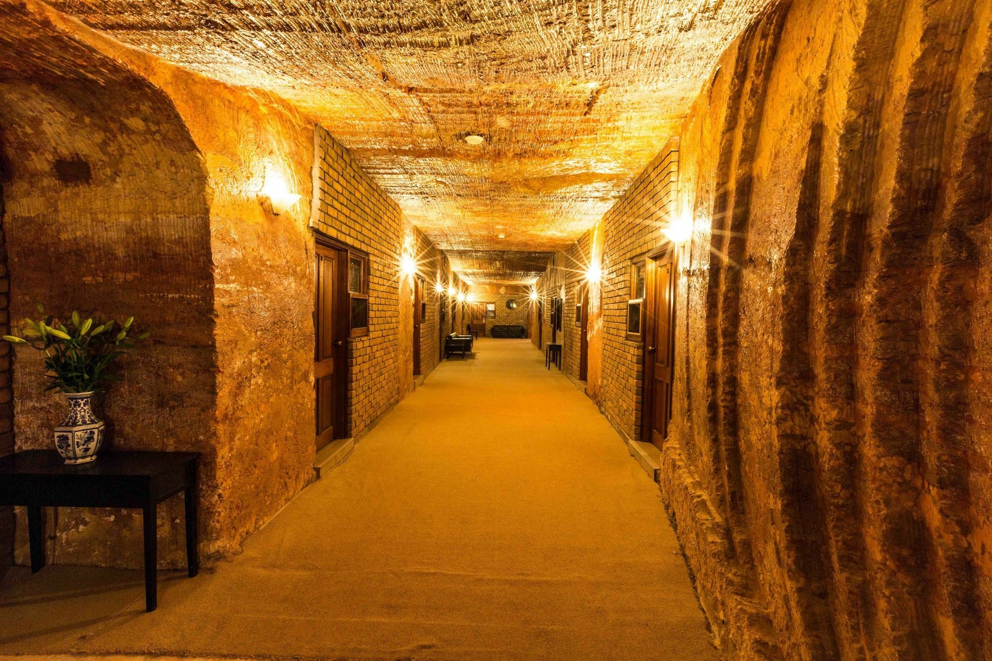 The Lookout Cave Underground Motel Coober Pedy Esterno foto