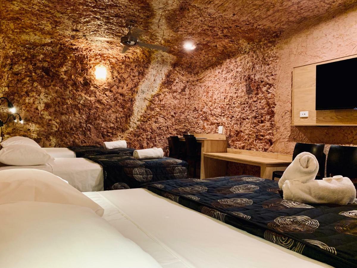 The Lookout Cave Underground Motel Coober Pedy Esterno foto